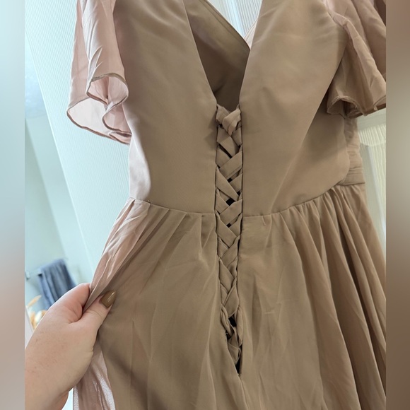 Elegant Women's Cream Dress - Picture 3 of 3